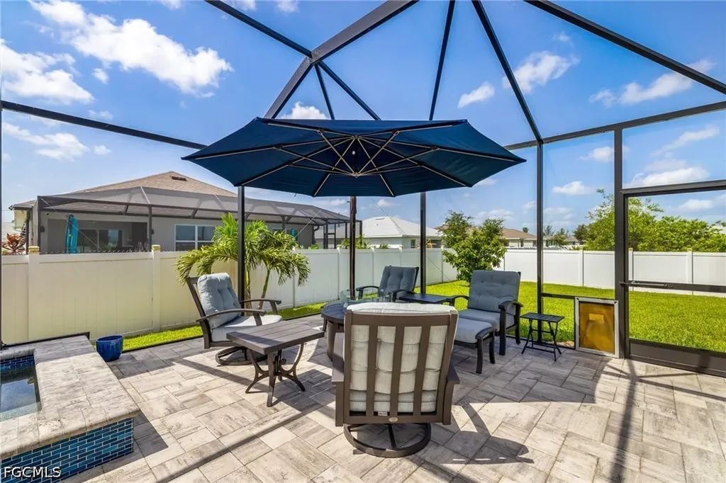 1262 N Gator Circle Cape Coral FL 33909