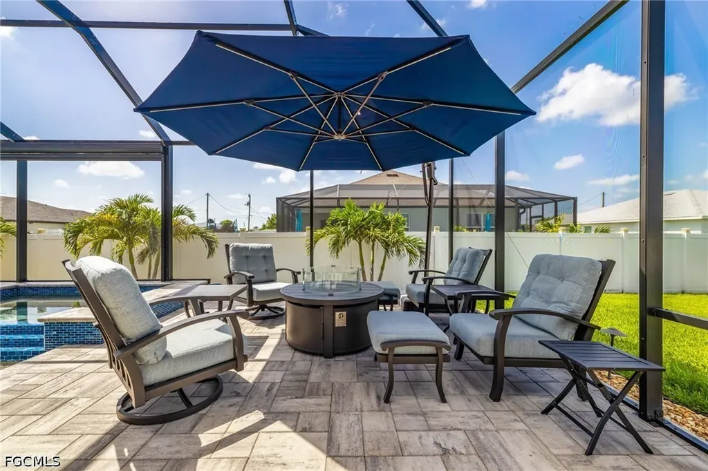 1262 N Gator Circle Cape Coral FL 33909