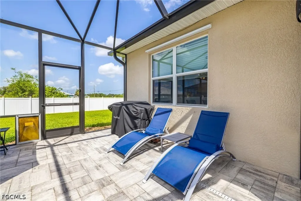 1262 N Gator Circle Cape Coral FL 33909