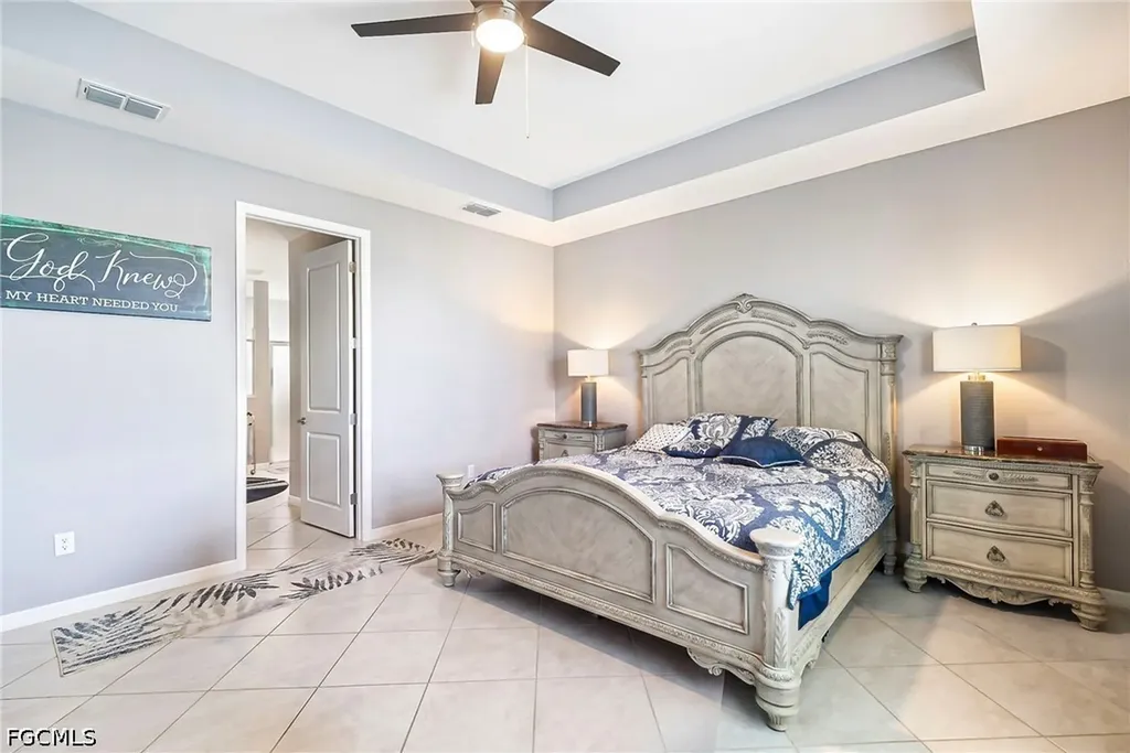 1262 N Gator Circle Cape Coral FL 33909