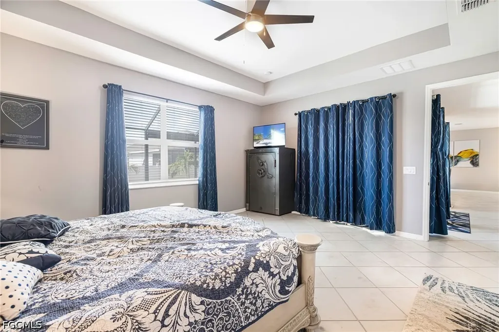 1262 N Gator Circle Cape Coral FL 33909