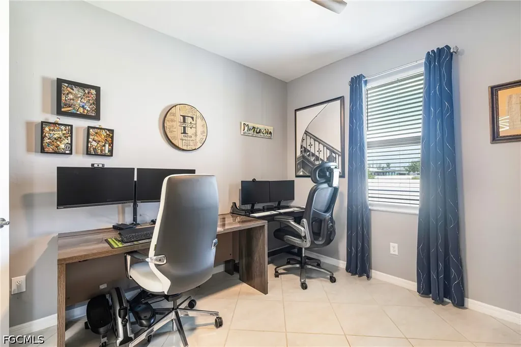 1262 N Gator Circle Cape Coral FL 33909