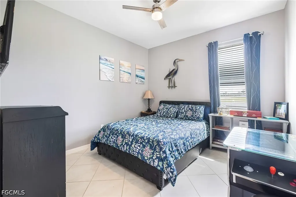 1262 N Gator Circle Cape Coral FL 33909