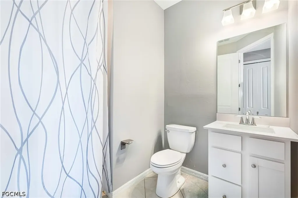 1262 N Gator Circle Cape Coral FL 33909