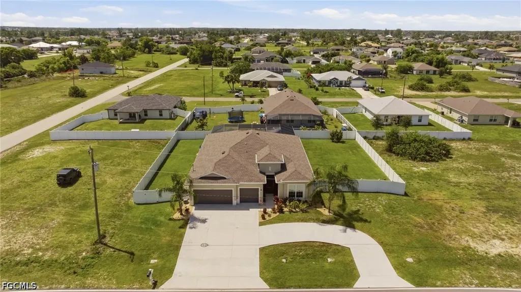 1262 N Gator Circle Cape Coral FL 33909