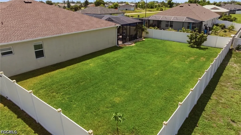 1262 N Gator Circle Cape Coral FL 33909
