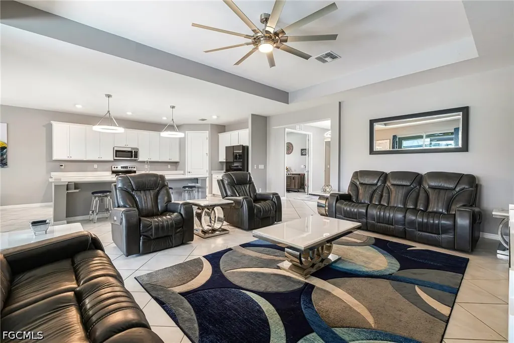 1262 N Gator Circle Cape Coral FL 33909