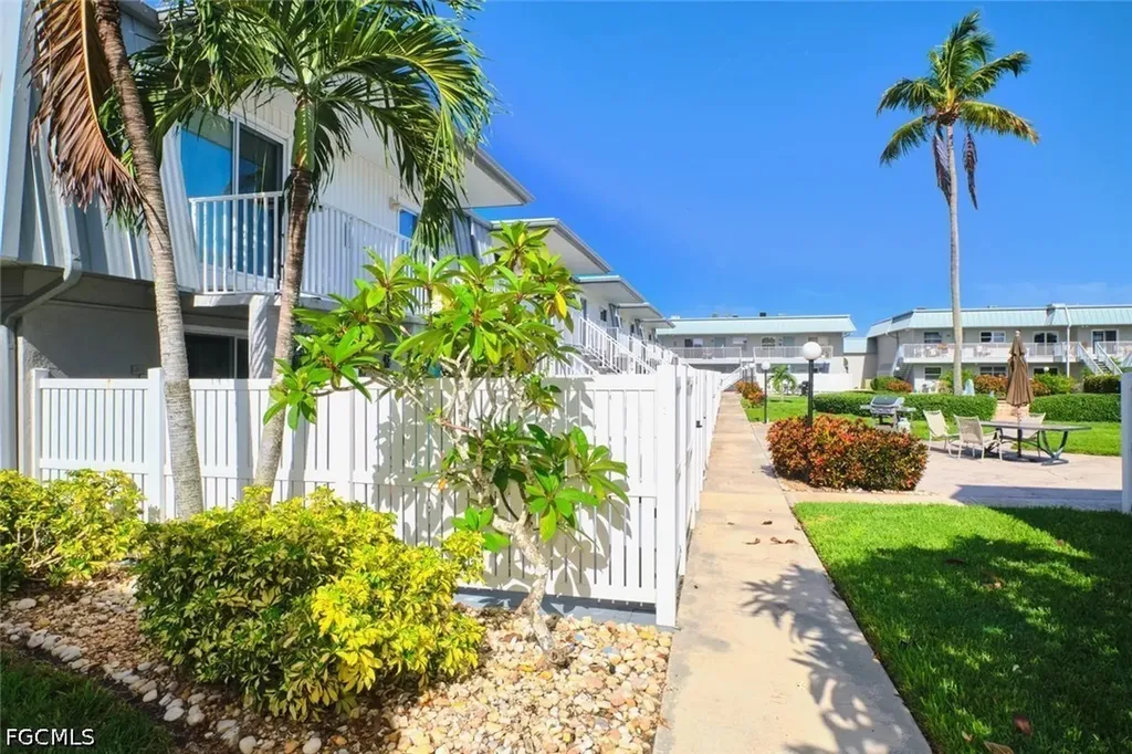 6777 Winkler Road Fort Myers FL 33919