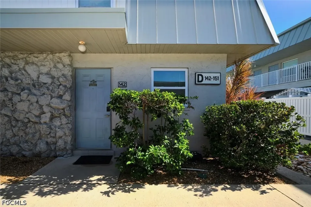 6777 Winkler Road Fort Myers FL 33919