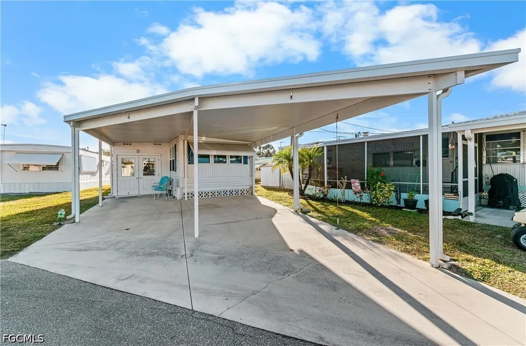 5558 Palm Beach Boulevard Fort Myers FL 33905