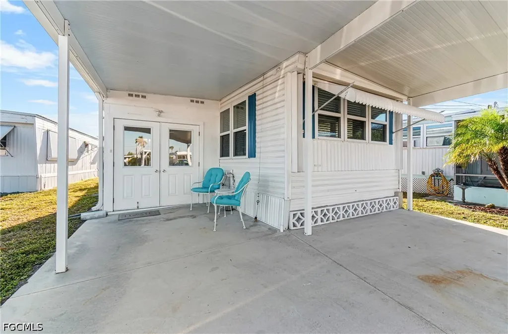 5558 Palm Beach Boulevard Fort Myers FL 33905