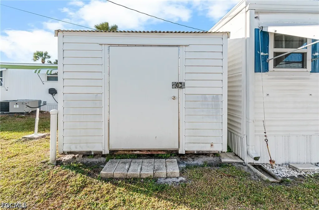 5558 Palm Beach Boulevard Fort Myers FL 33905