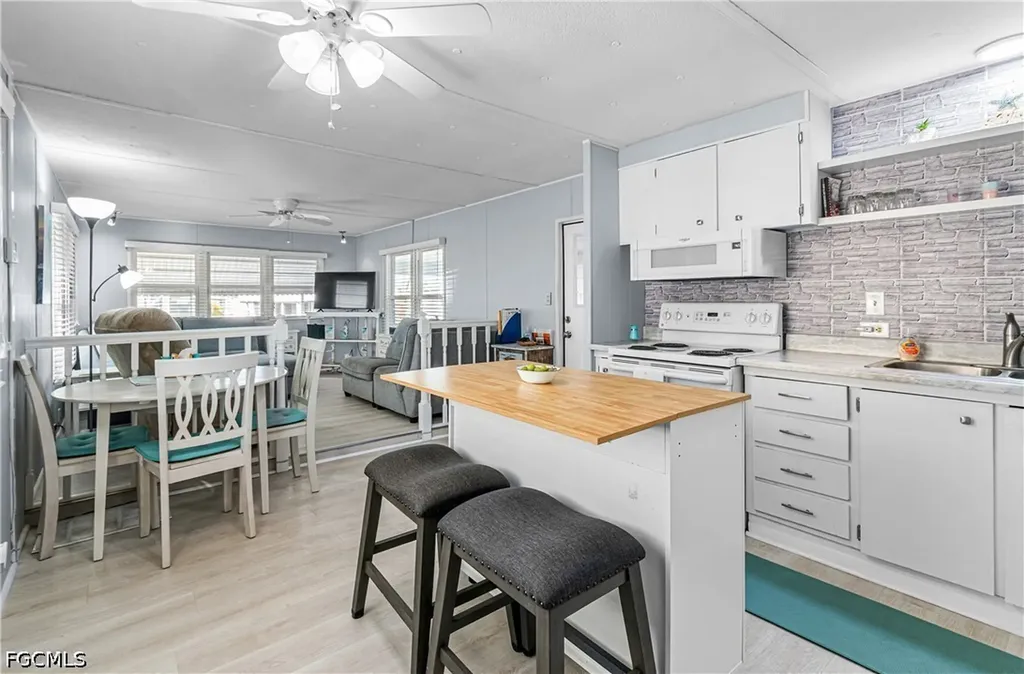 5558 Palm Beach Boulevard Fort Myers FL 33905