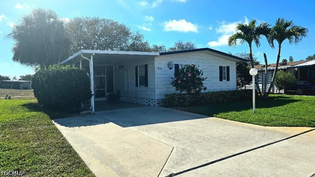 537 Charlemagne Boulevard Naples FL 34112
