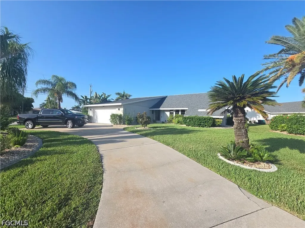 1922 SE 26th Terrace Cape Coral FL 33904