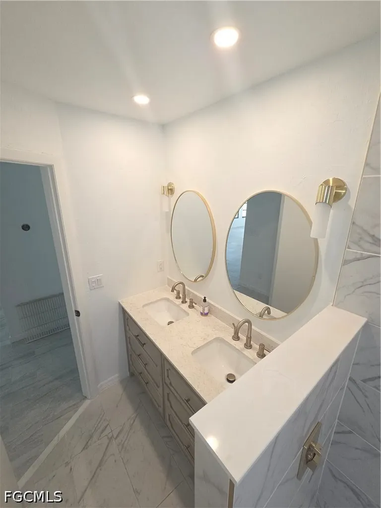 1922 SE 26th Terrace Cape Coral FL 33904
