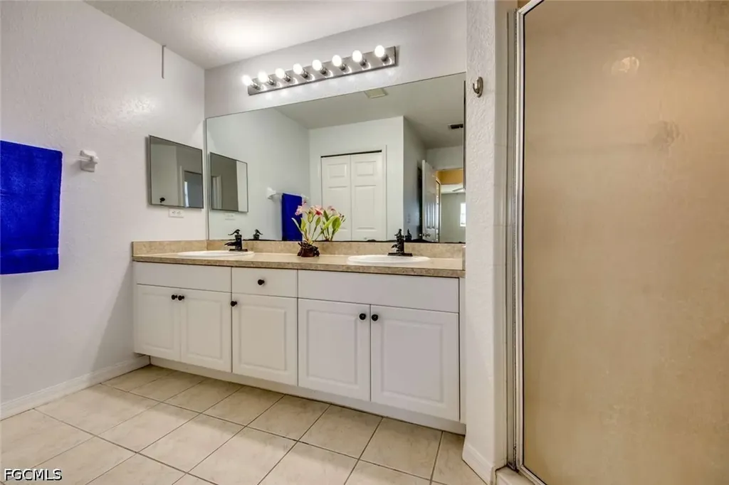 122 NW 9th Terrace Cape Coral FL 33993