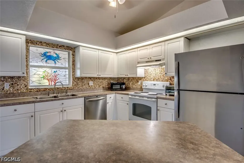 122 NW 9th Terrace Cape Coral FL 33993
