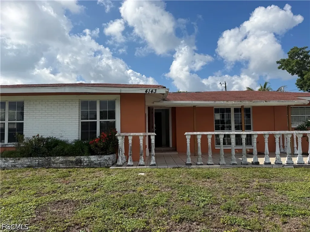 Cape Coral FL, 4143 Country Club Boulevard