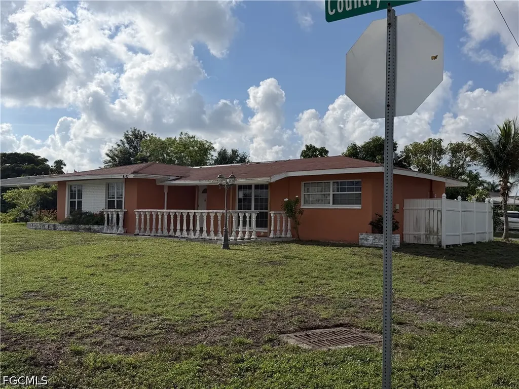 4143 Country Club Boulevard Cape Coral FL 33904