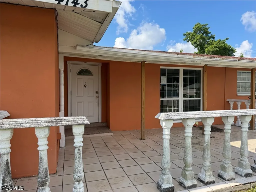 4143 Country Club Boulevard Cape Coral FL 33904
