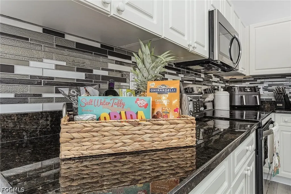 805 SW 8th Court Cape Coral FL 33991