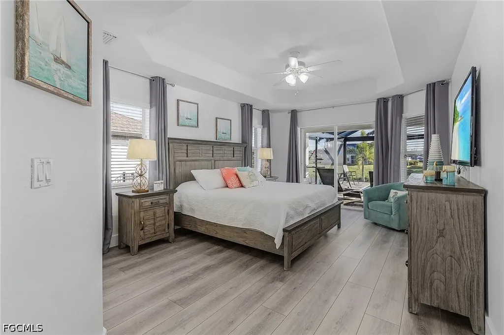 805 SW 8th Court Cape Coral FL 33991