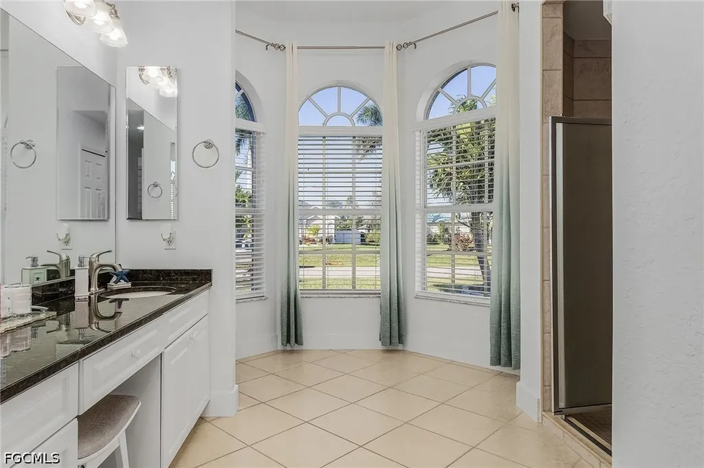 805 SW 8th Court Cape Coral FL 33991