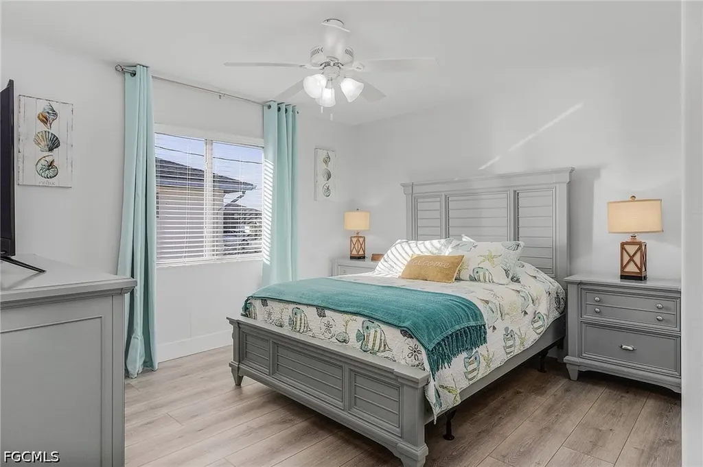 805 SW 8th Court Cape Coral FL 33991
