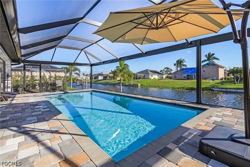 805 SW 8th Court Cape Coral FL 33991
