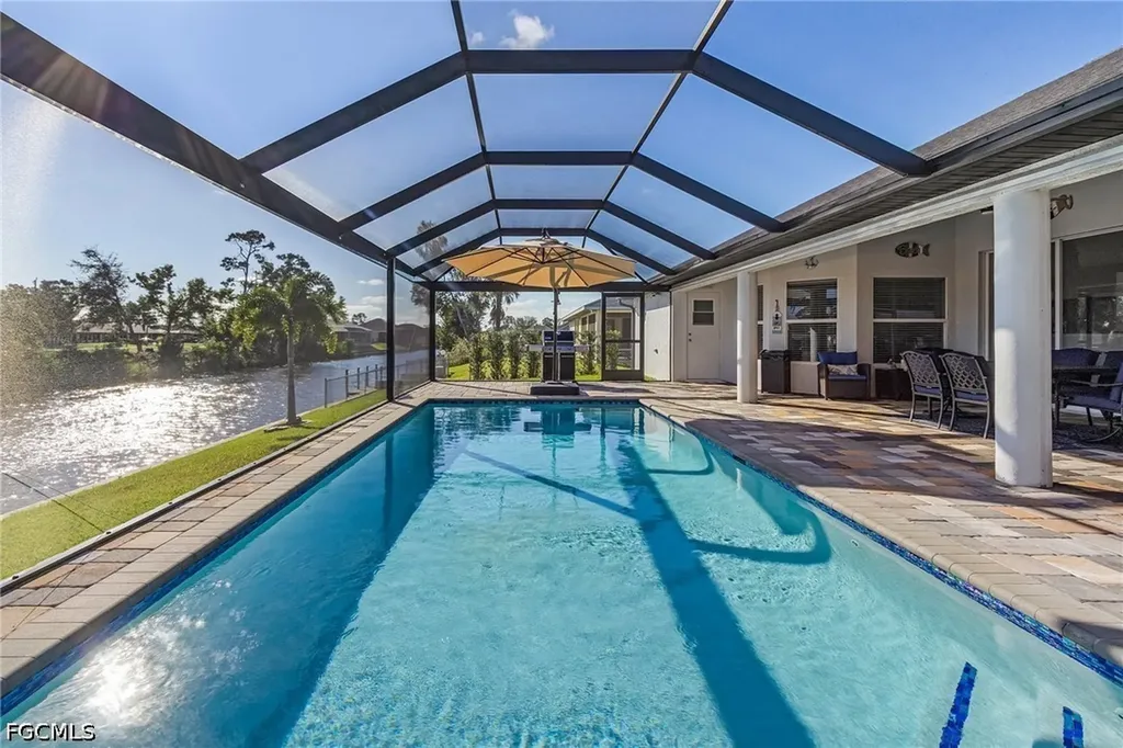 805 SW 8th Court Cape Coral FL 33991