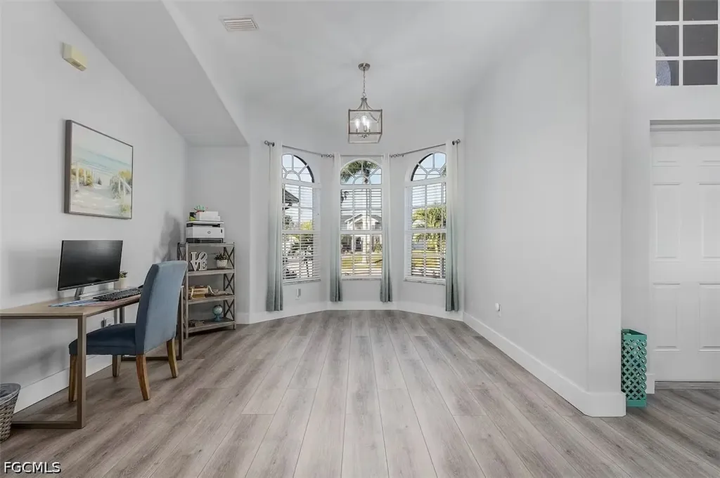 805 SW 8th Court Cape Coral FL 33991