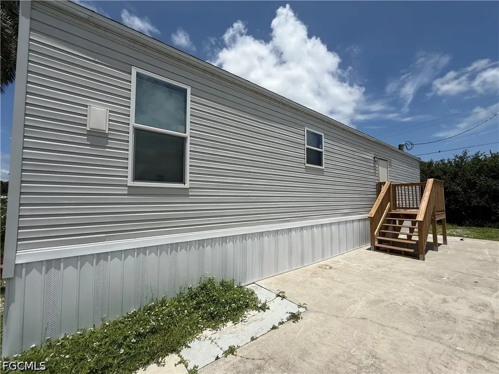 12120 Cactus Drive Fort Myers FL 33908