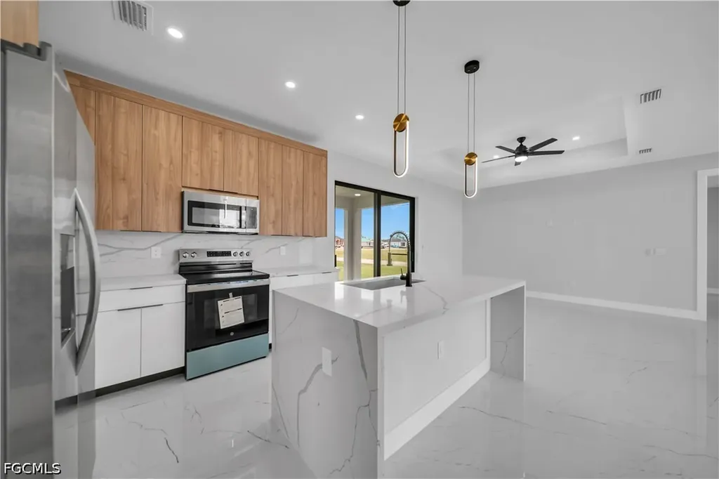 1701 NW 24th Place Cape Coral FL 33993