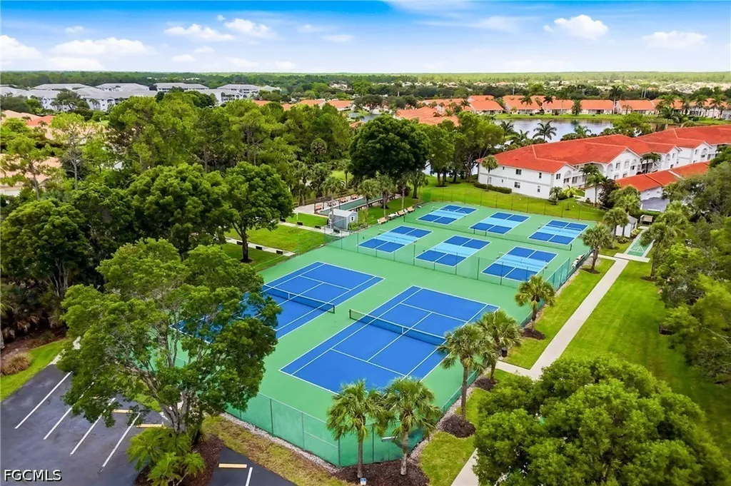 675 Luisa Lane Naples FL 34104