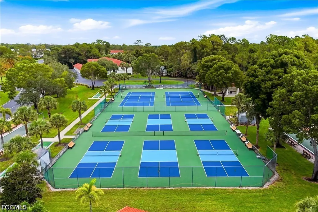 675 Luisa Lane Naples FL 34104