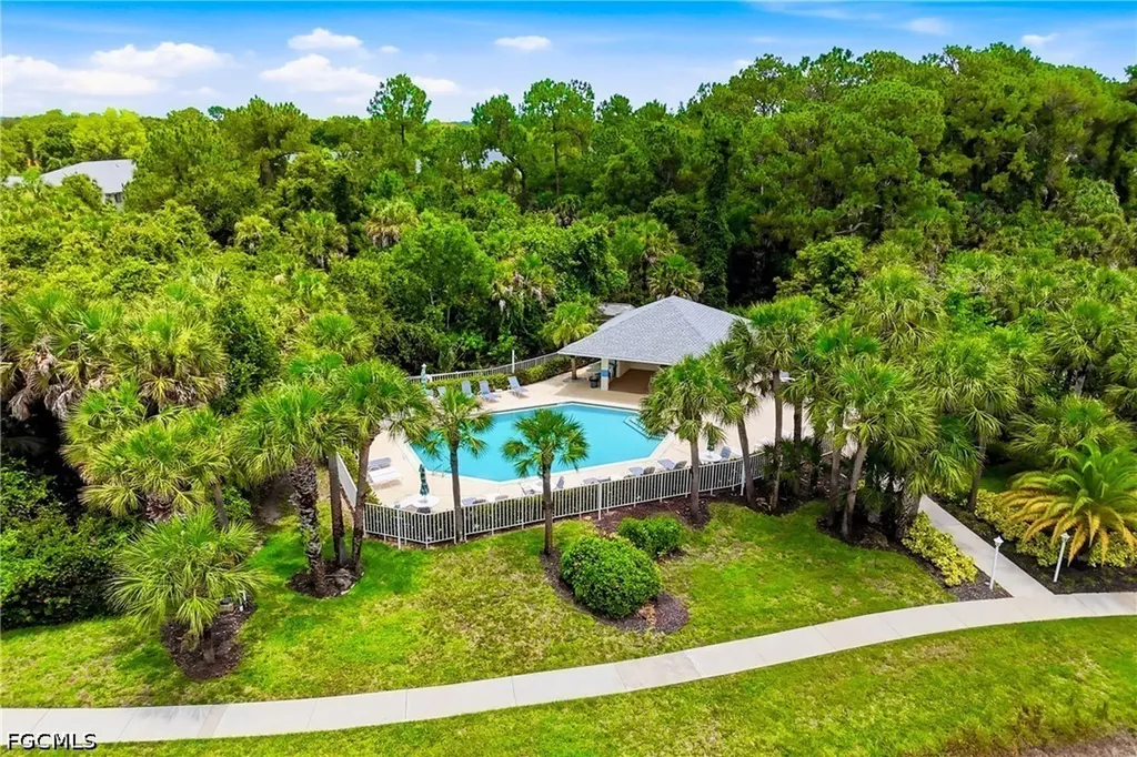 675 Luisa Lane Naples FL 34104