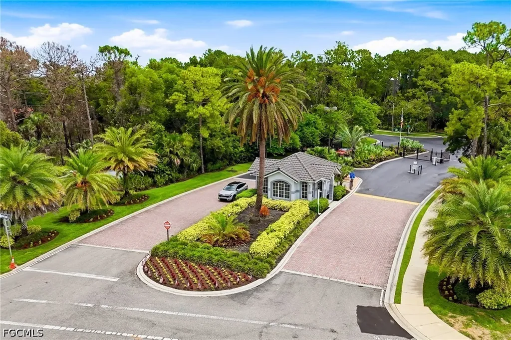 675 Luisa Lane Naples FL 34104