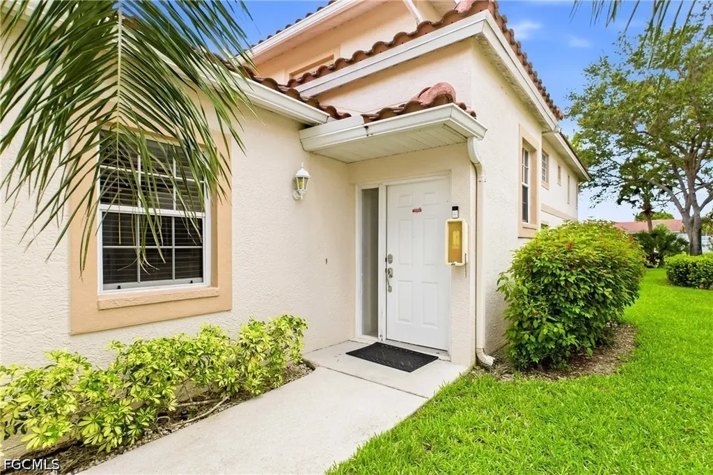 675 Luisa Lane Naples FL 34104