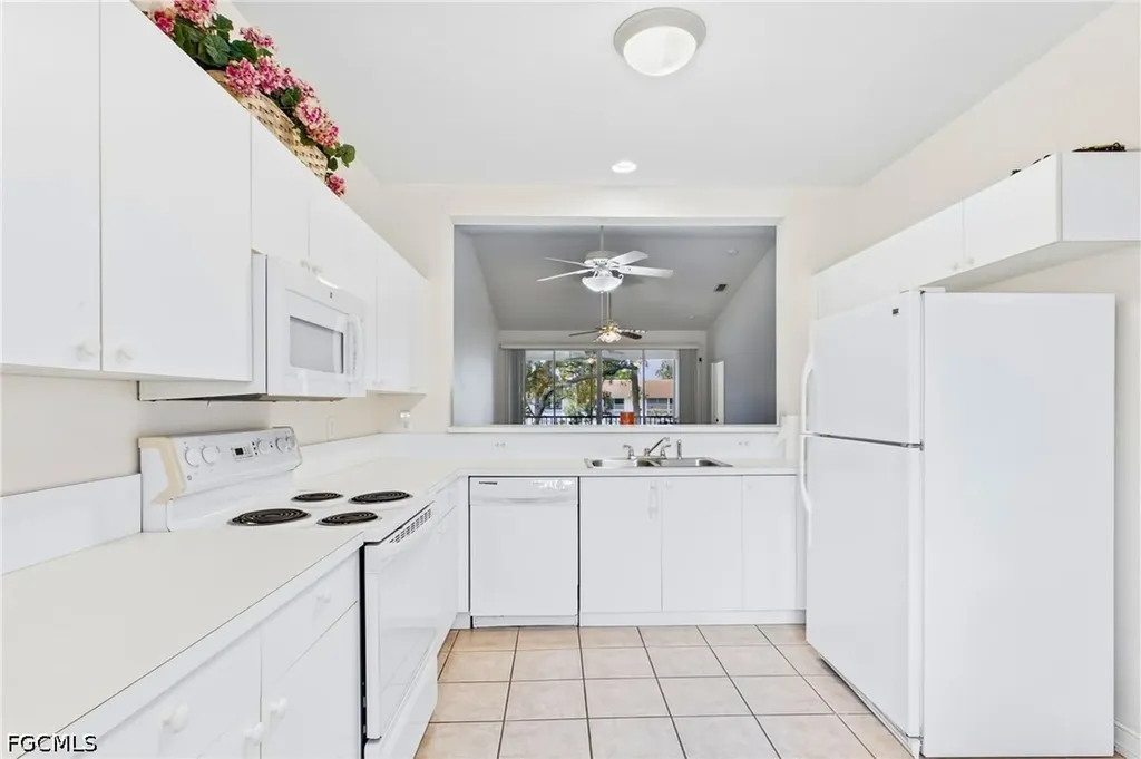 675 Luisa Lane Naples FL 34104