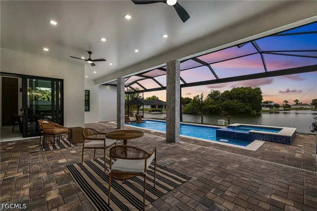 1210 SW Santa Barbara Place Cape Coral FL 33991