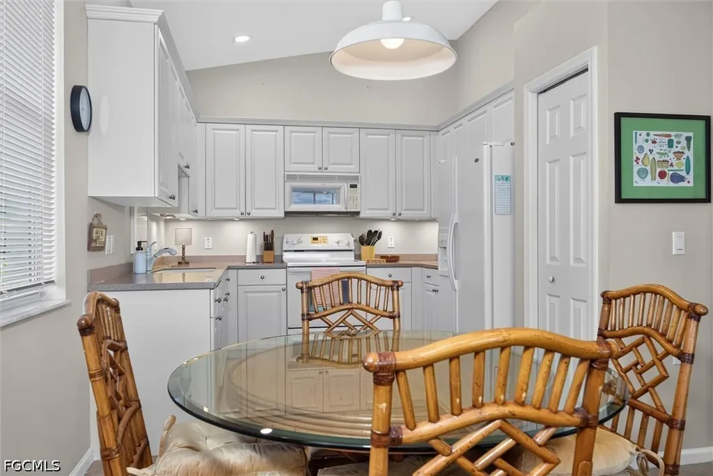 3080 Meandering Way Fort Myers FL 33905