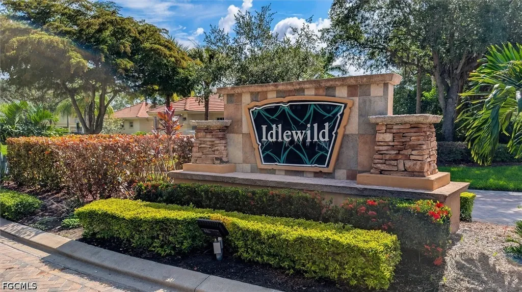 3080 Meandering Way Fort Myers FL 33905