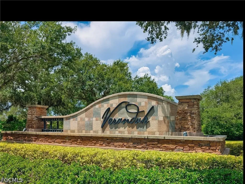 3080 Meandering Way Fort Myers FL 33905