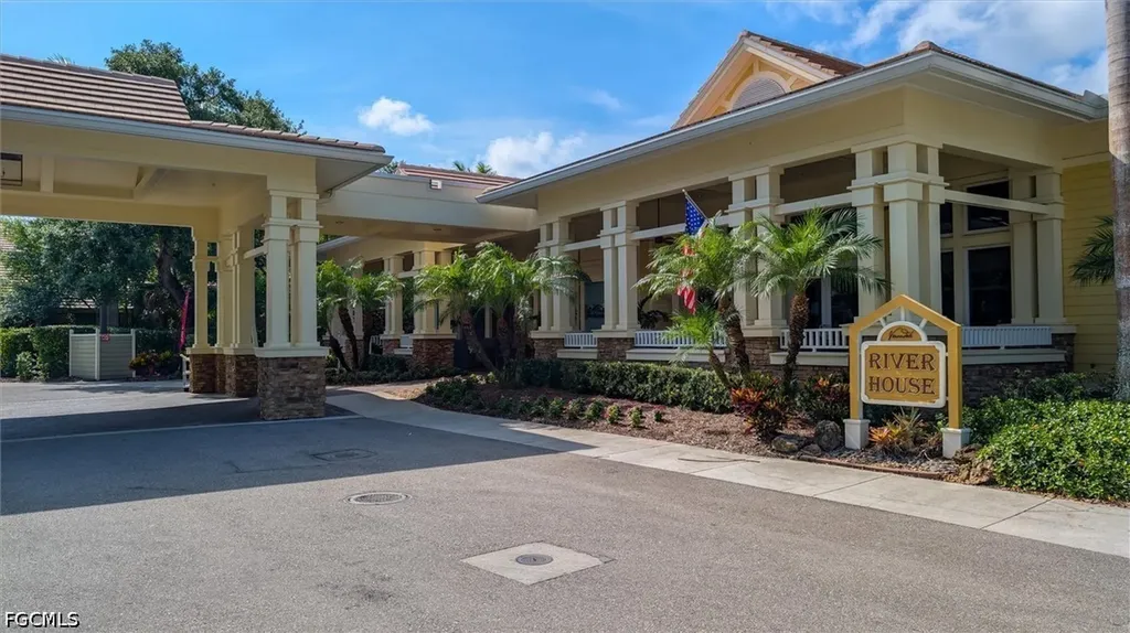 3080 Meandering Way Fort Myers FL 33905
