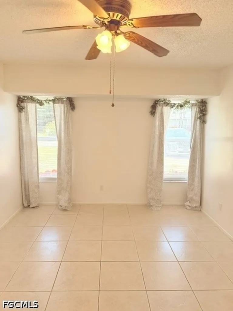 1211 SE 35th Street Cape Coral FL 33904