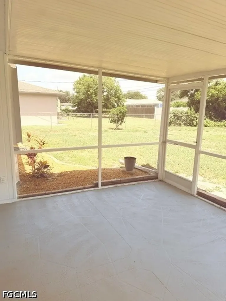 1211 SE 35th Street Cape Coral FL 33904
