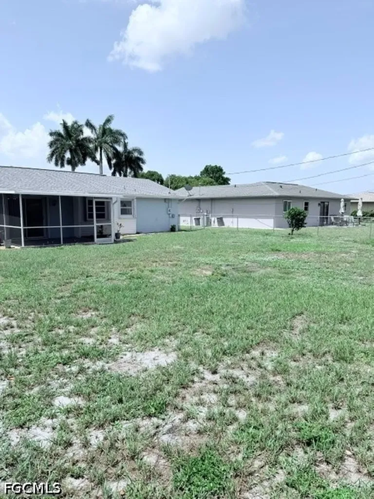 1211 SE 35th Street Cape Coral FL 33904