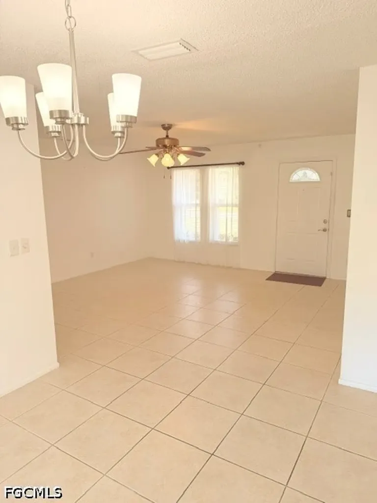 1211 SE 35th Street Cape Coral FL 33904