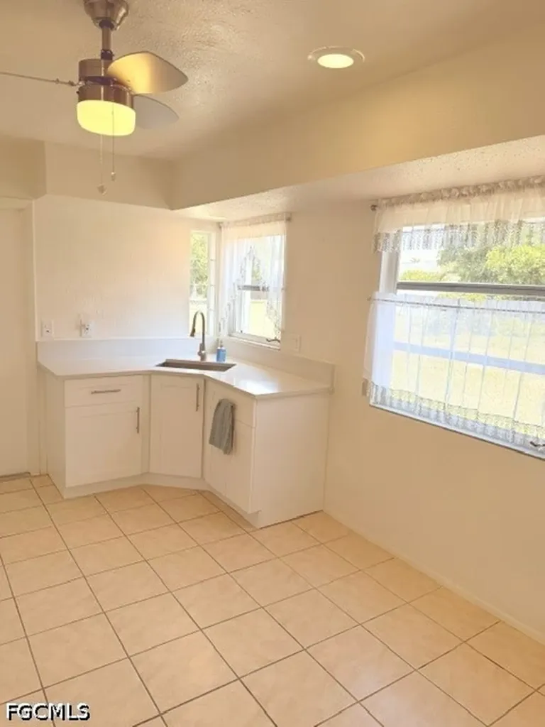 1211 SE 35th Street Cape Coral FL 33904